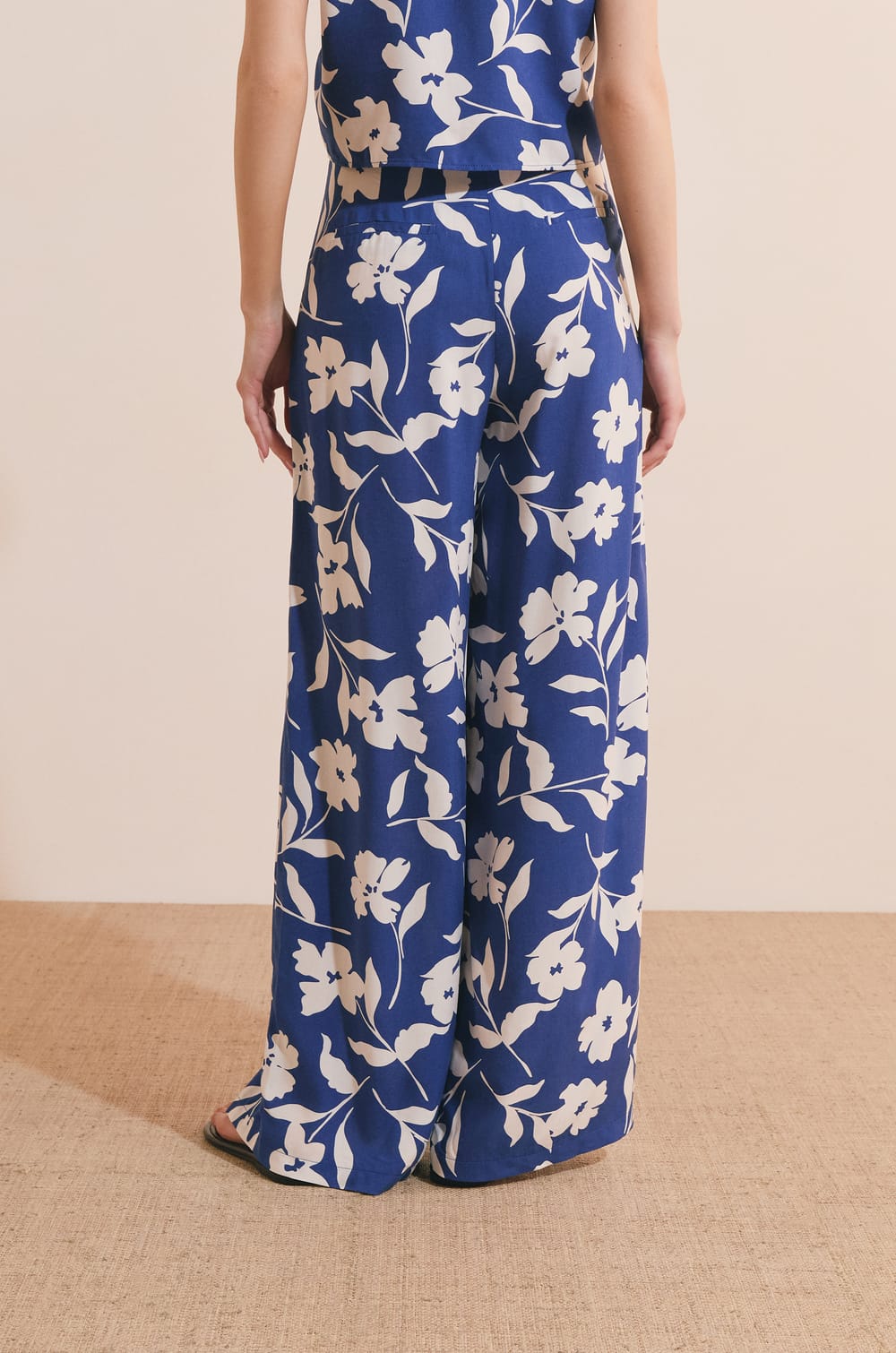 Pantalon &agrave; motifs ;${refinementColor}