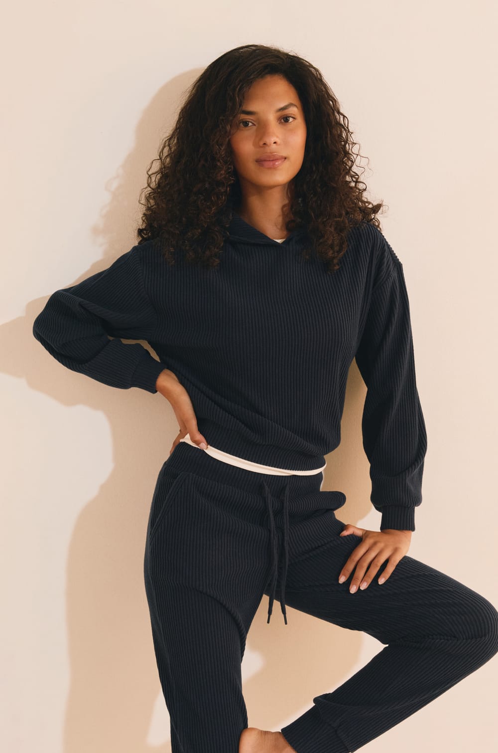 Sweatshirt de pyjama en velours c&ocirc;tel&eacute;;${refinementColor}