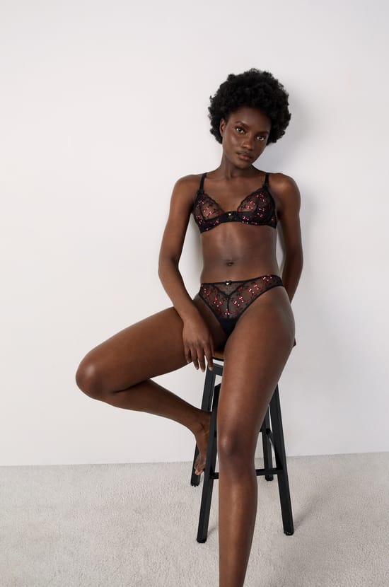 Tanga en tulle brodé;${refinementColor}