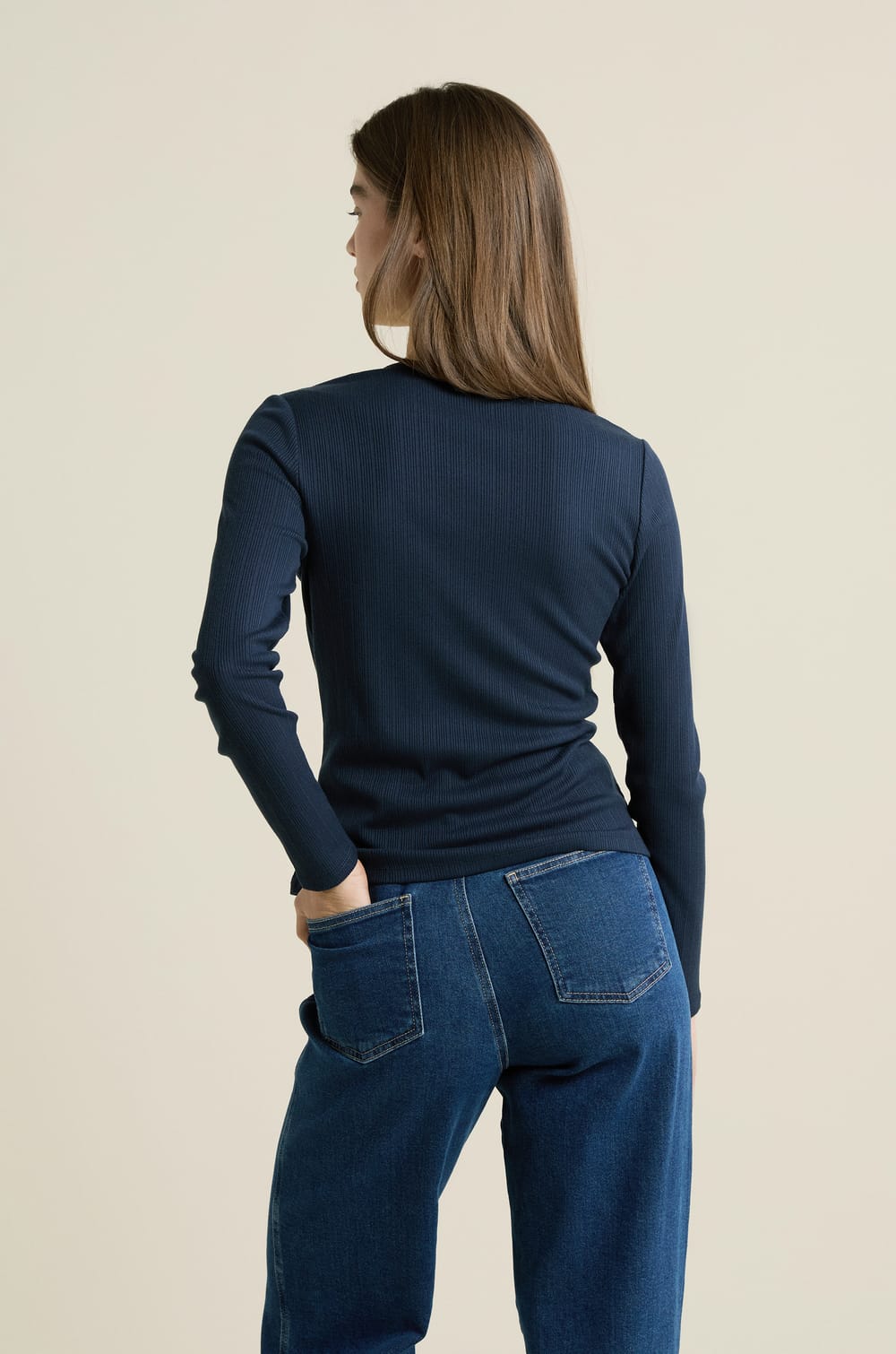 T-shirt manches longues encolure carr&eacute;e;${refinementColor}