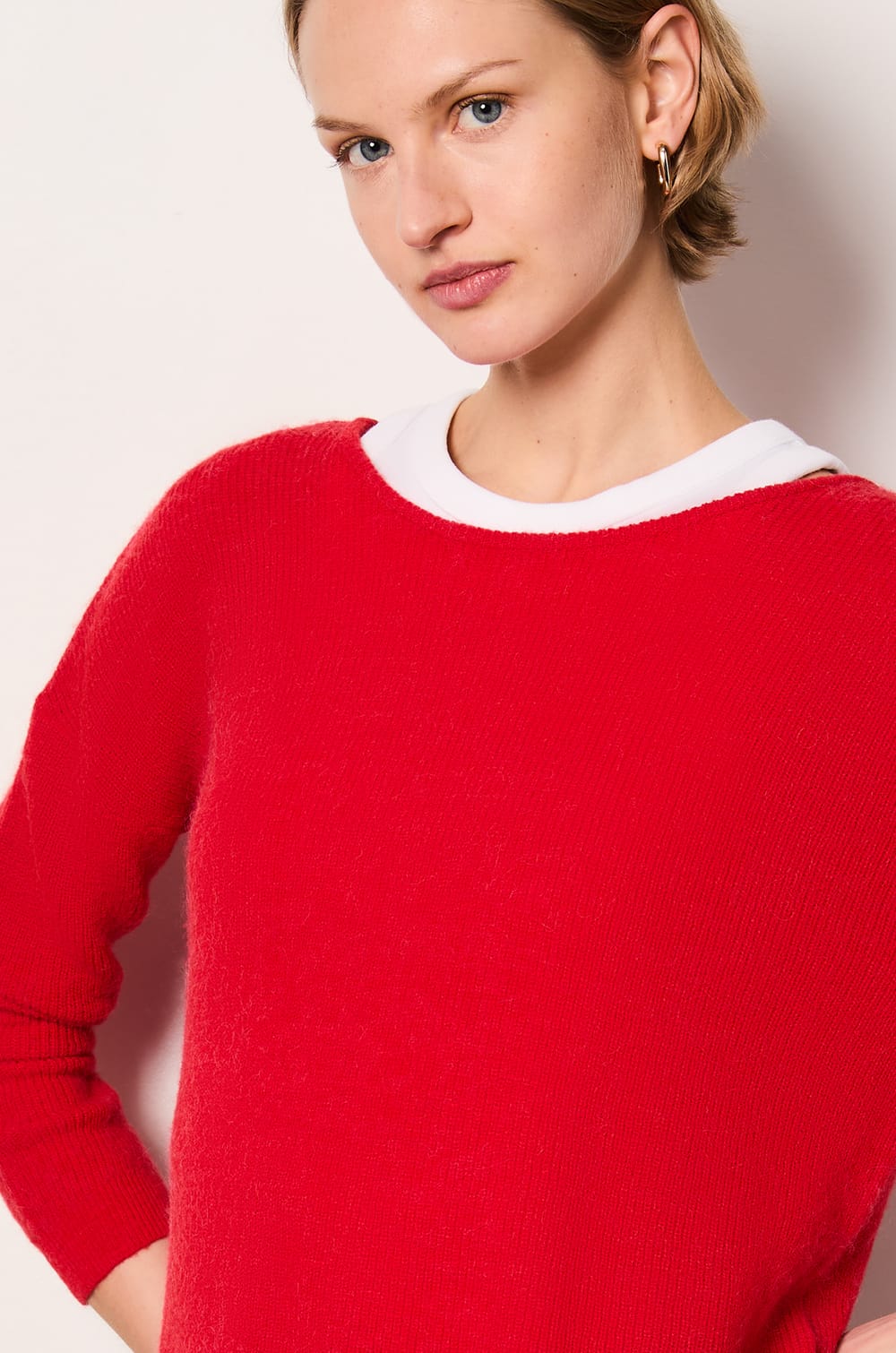 Strickjacke mit Knöpfen am Rücken;${refinementColor}