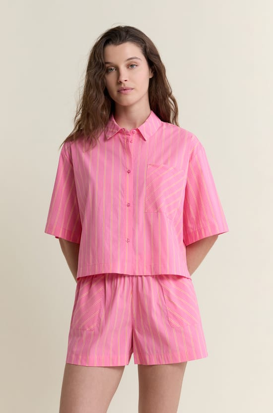 Chemise manches courtes de pyjama &agrave; rayures avec coton;${refinementColor}