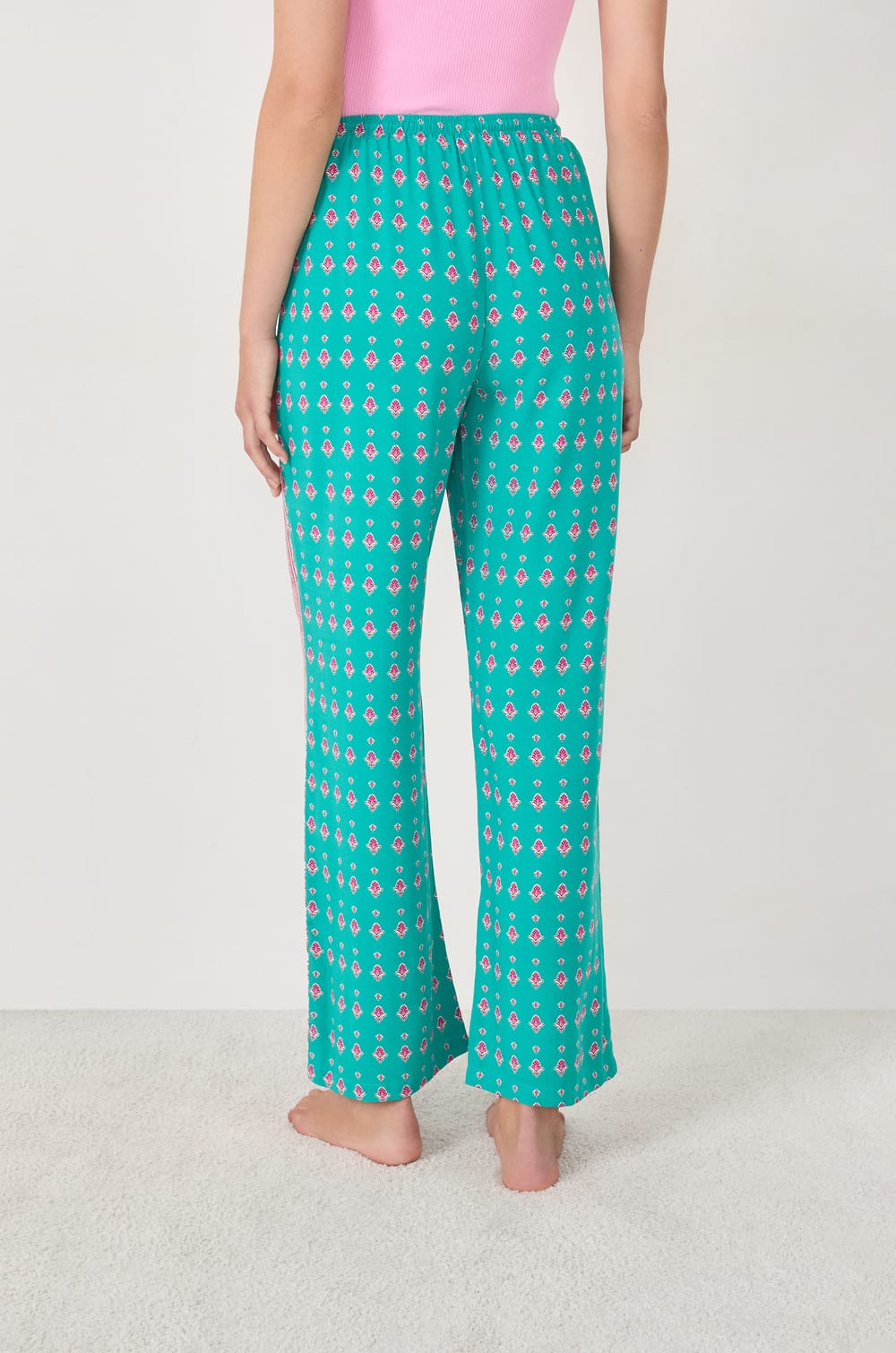 Wijde pyjamabroek;${refinementColor}