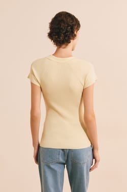 Pull manches courtes &agrave; col V;${refinementColor}