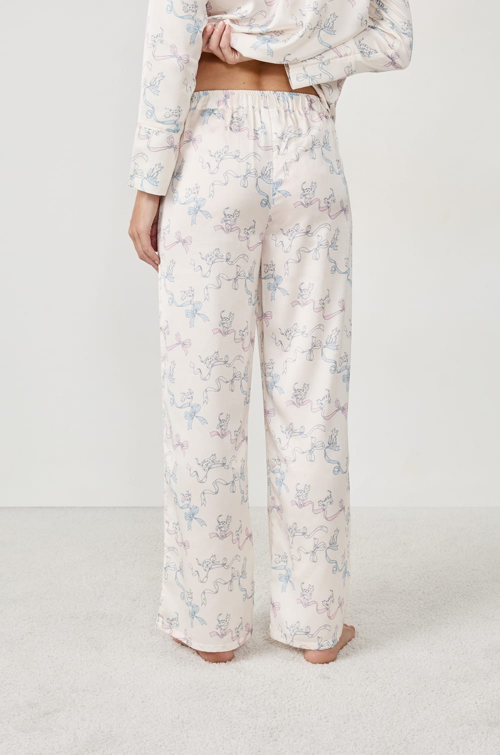 Pantalon de pyjama imprim&eacute; satin&eacute;;${refinementColor}