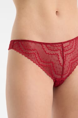 Tanga en dentelle;${refinementColor}