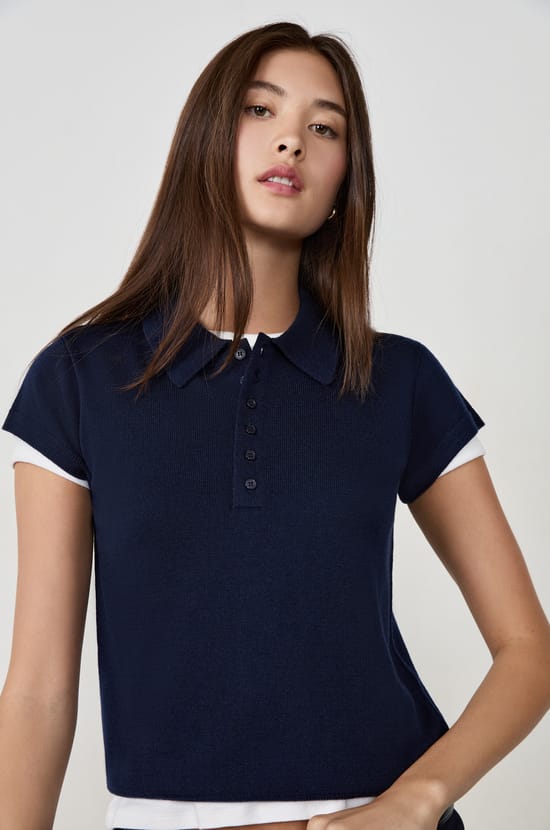 Short-sleeved polo shirt with buttons;${refinementColor}