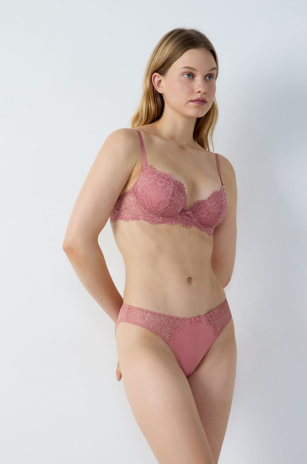 Lace Hipster;${refinementColor}