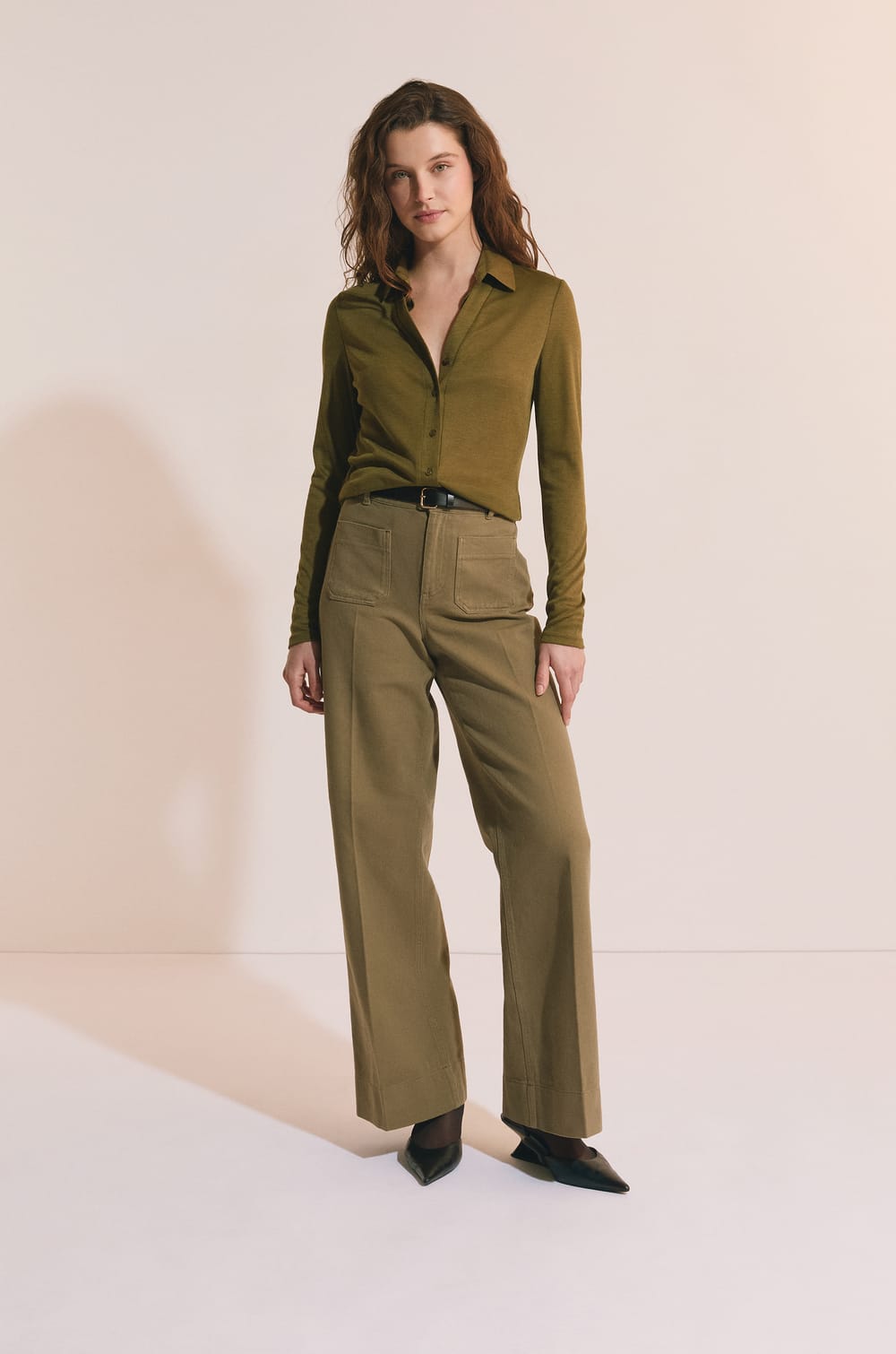 Pantalon large avec poches avant;${refinementColor}