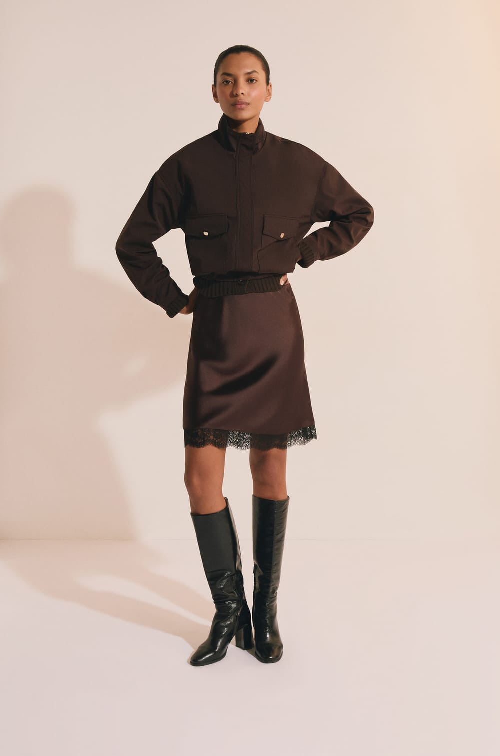 Mid-length skirt with lace details;${refinementColor}