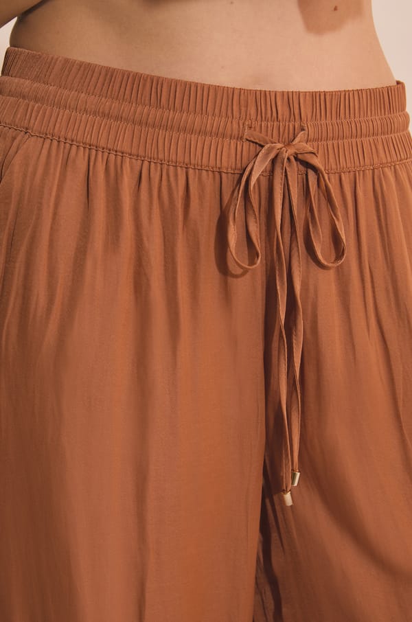Pantalon satiné coupe large;${refinementColor}