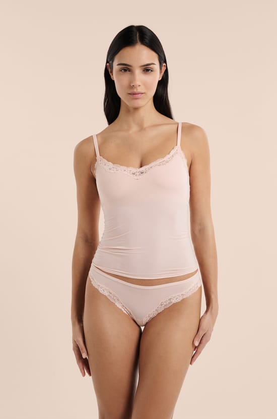 Caraco en microfibre et dentelle avec brassi&egrave;re int&eacute;gr&eacute;e et pads;${refinementColor}