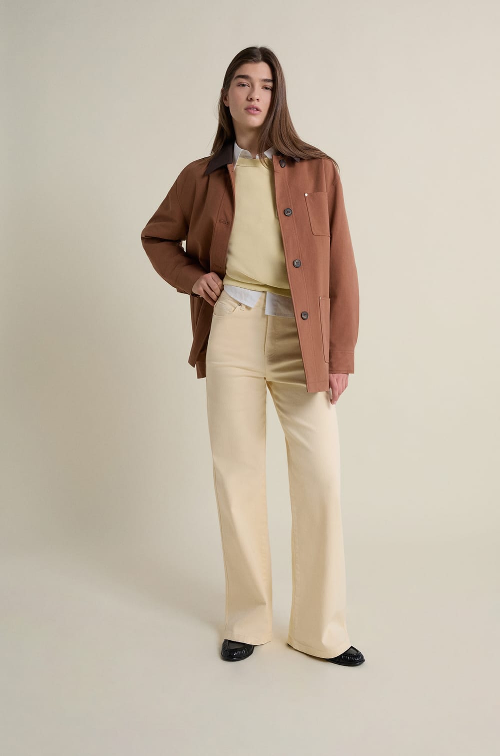 Mid-length velvet collar jacket;${refinementColor}