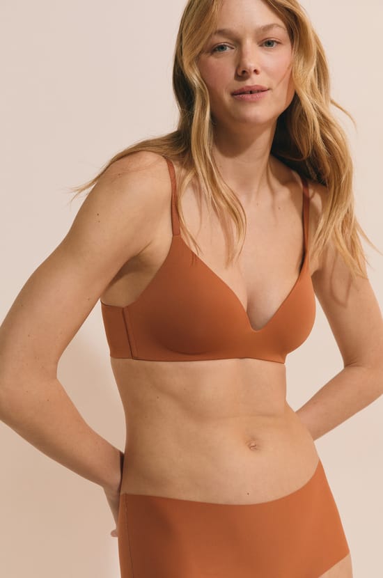 Soutien-gorge triangle sans armature en microfibre;${refinementColor}