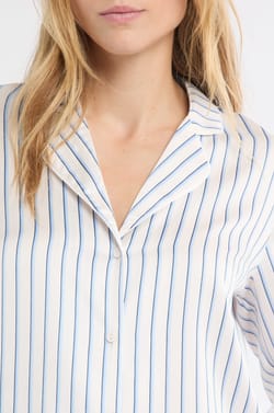 Chemise de pyjama à rayures en satin;${refinementColor}