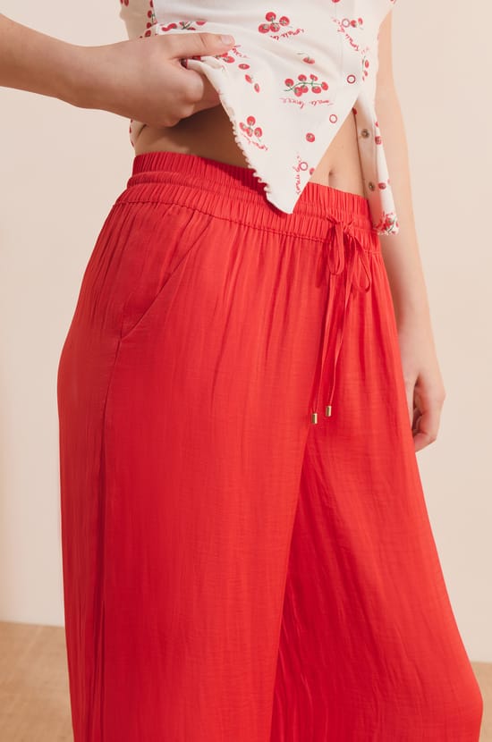 Pantalon satin&eacute; coupe large;${refinementColor}