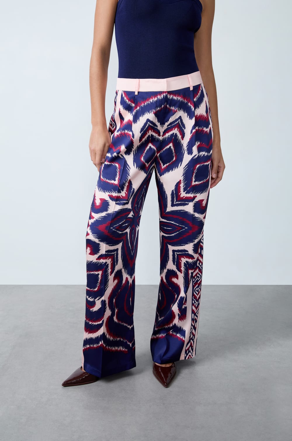 Printed fluid trousers;${refinementColor}