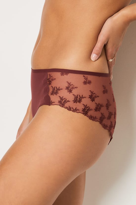 Shorty en tulle brodé;${refinementColor}