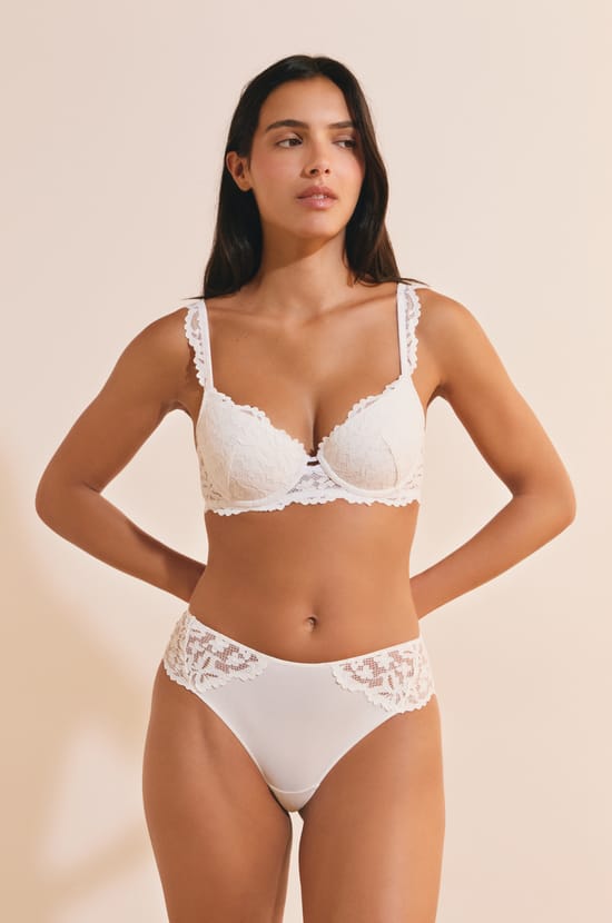 Shorty en dentelle;${refinementColor}