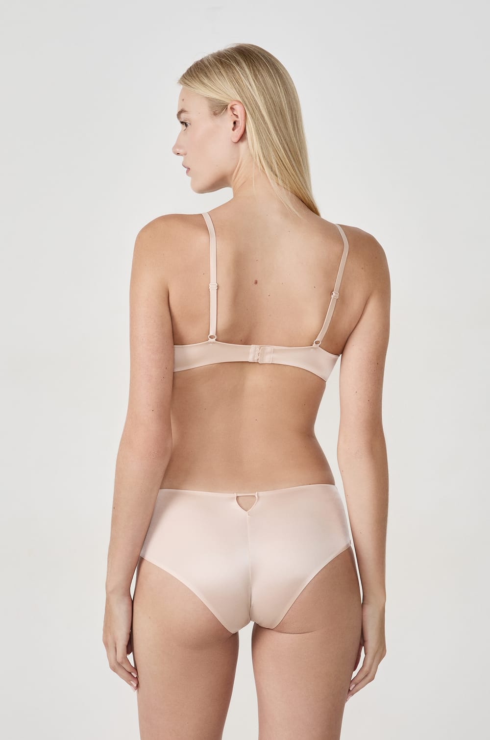 Soutien-gorge triangle sans armatures satin&eacute;;${refinementColor}