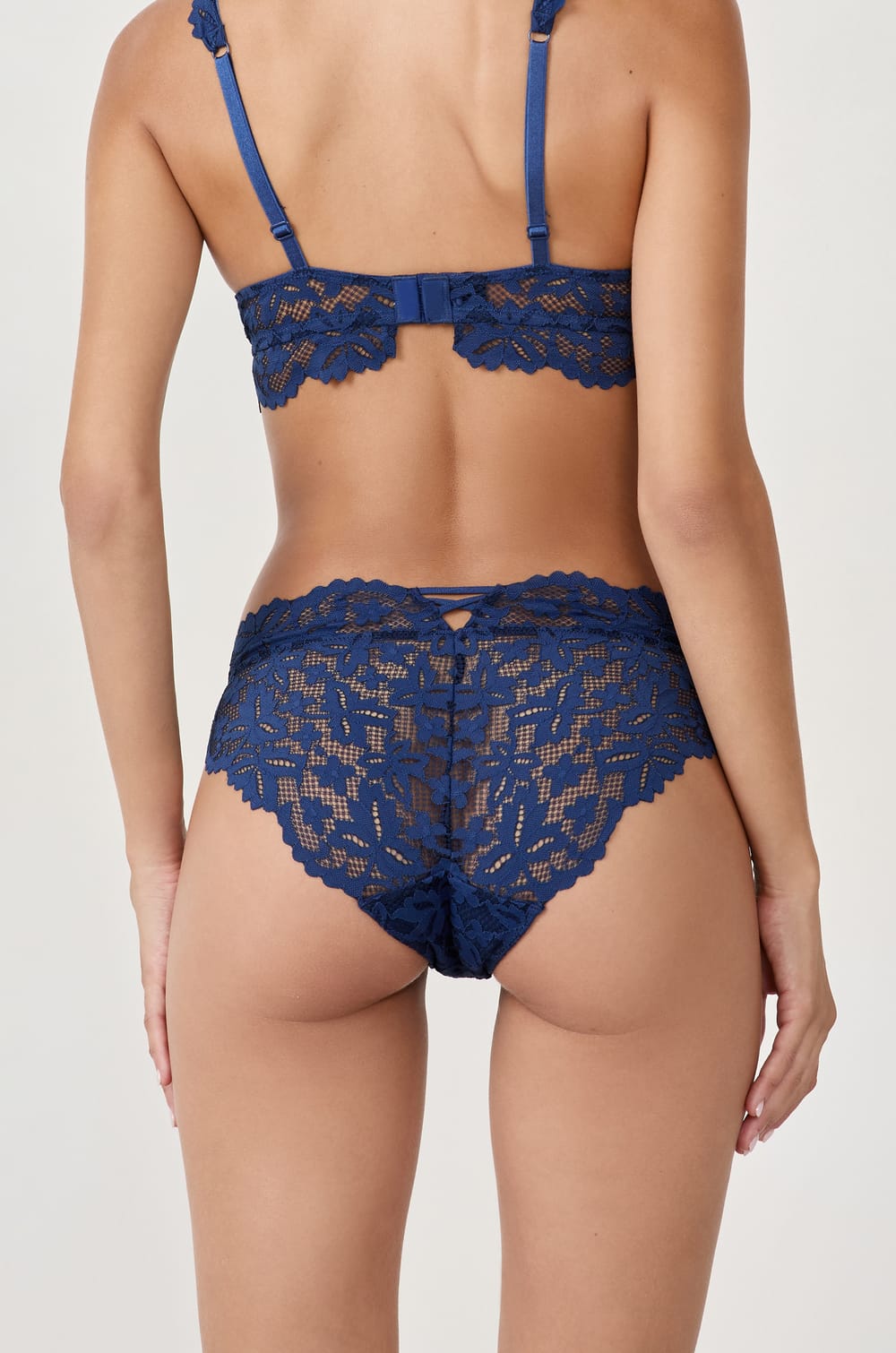 Lace Brief;${refinementColor}