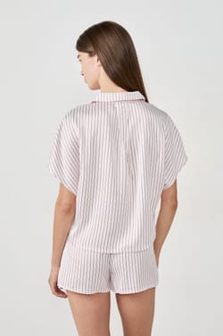 Gestreept satijnen pyjamahemd;${refinementColor}