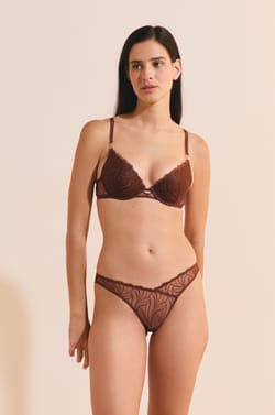 Tanga con bordado floral;${refinementColor}