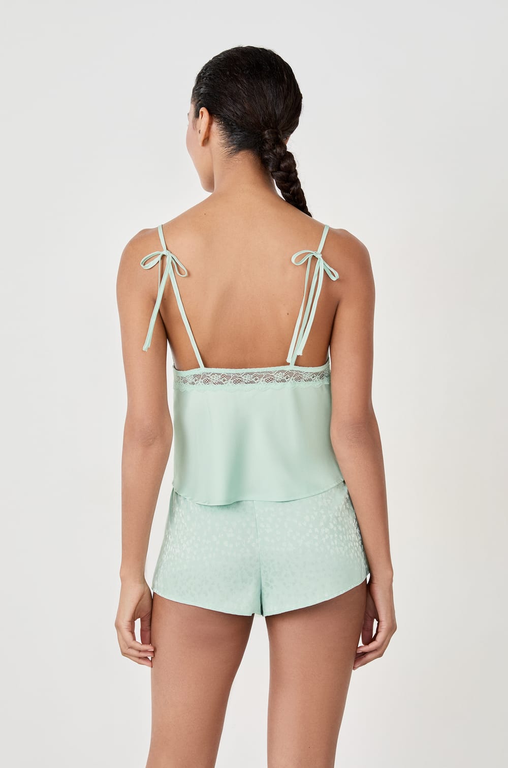 Saténový pyžamový top;${refinementColor}