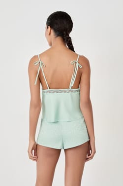 Saténový pyžamový top;${refinementColor}