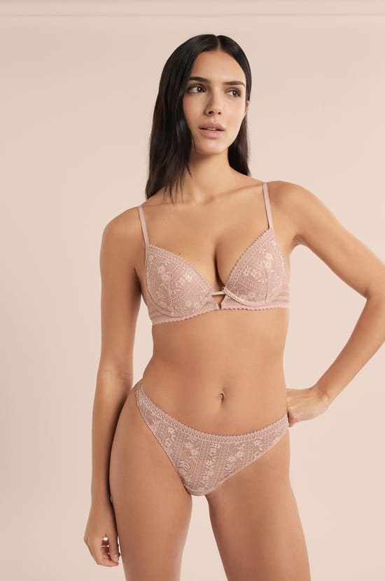 Tanga en dentelle;${refinementColor}