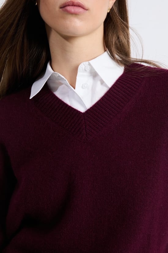 Pull col V en cachemire;${refinementColor}