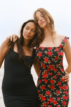 Robe midi avec fente &agrave; motif floral;${refinementColor}