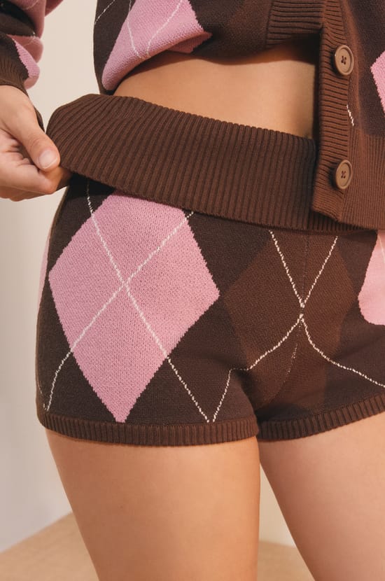 Short &agrave; motifs;${refinementColor}