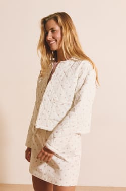 Jupe courte avec motifs fleurs;${refinementColor}