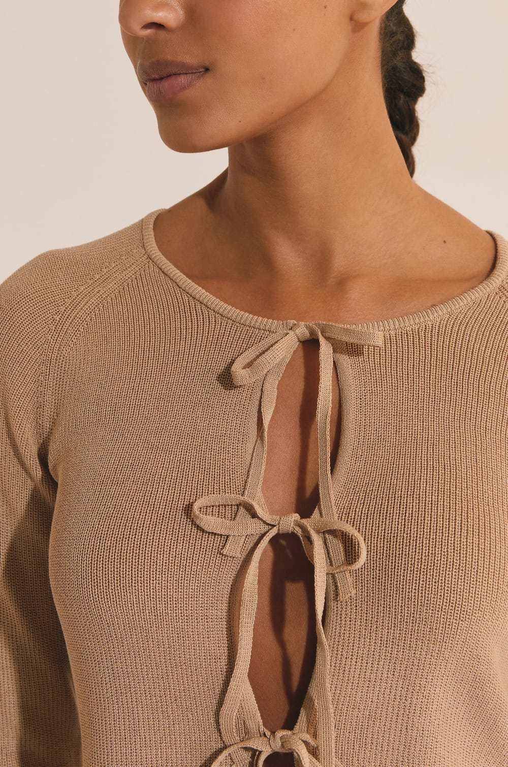 Cardigan &agrave; manches longues avec d&eacute;tails n&oelig;uds;${refinementColor}