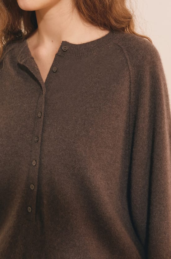 Pull avec boutons 100% cachemire;${refinementColor}