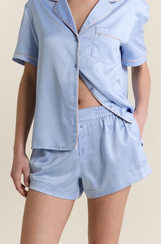 Short de pyjama satin&eacute; &agrave; pois;${refinementColor}