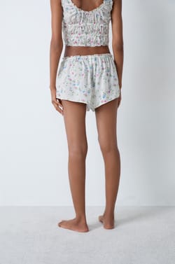 Floral print satin pyjama shorts;${refinementColor}