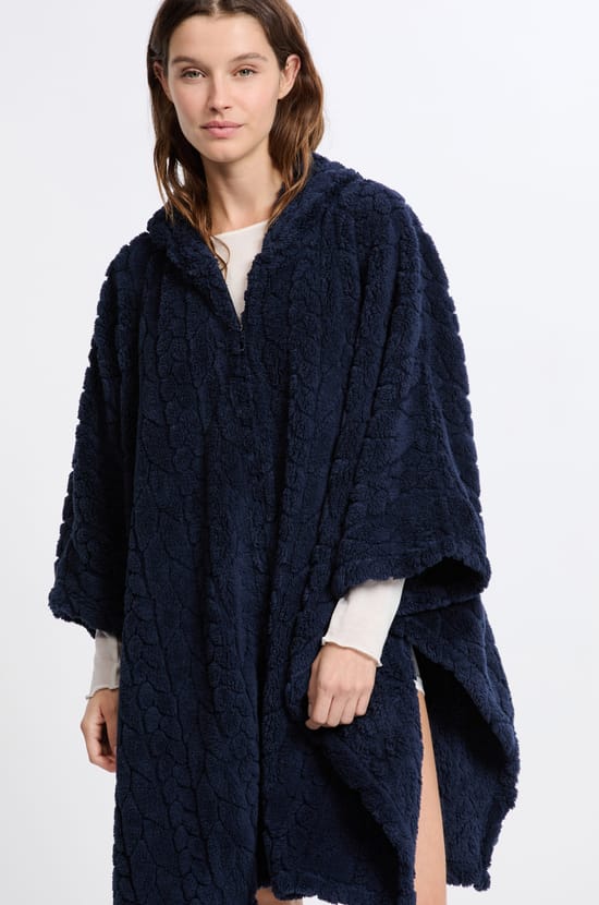 Fleece Effect Poncho;${refinementColor}