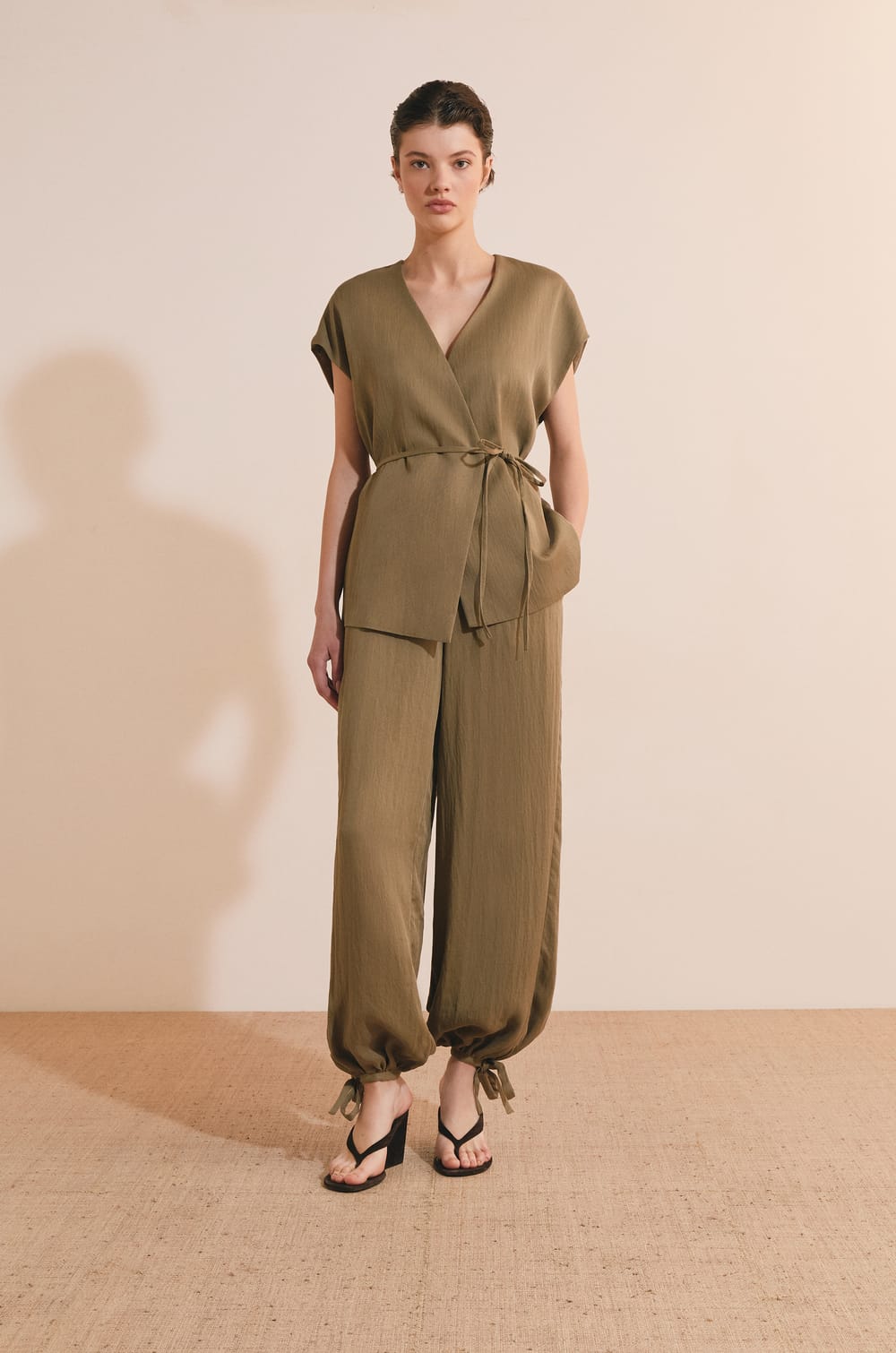 Baggy Trousers;${refinementColor}