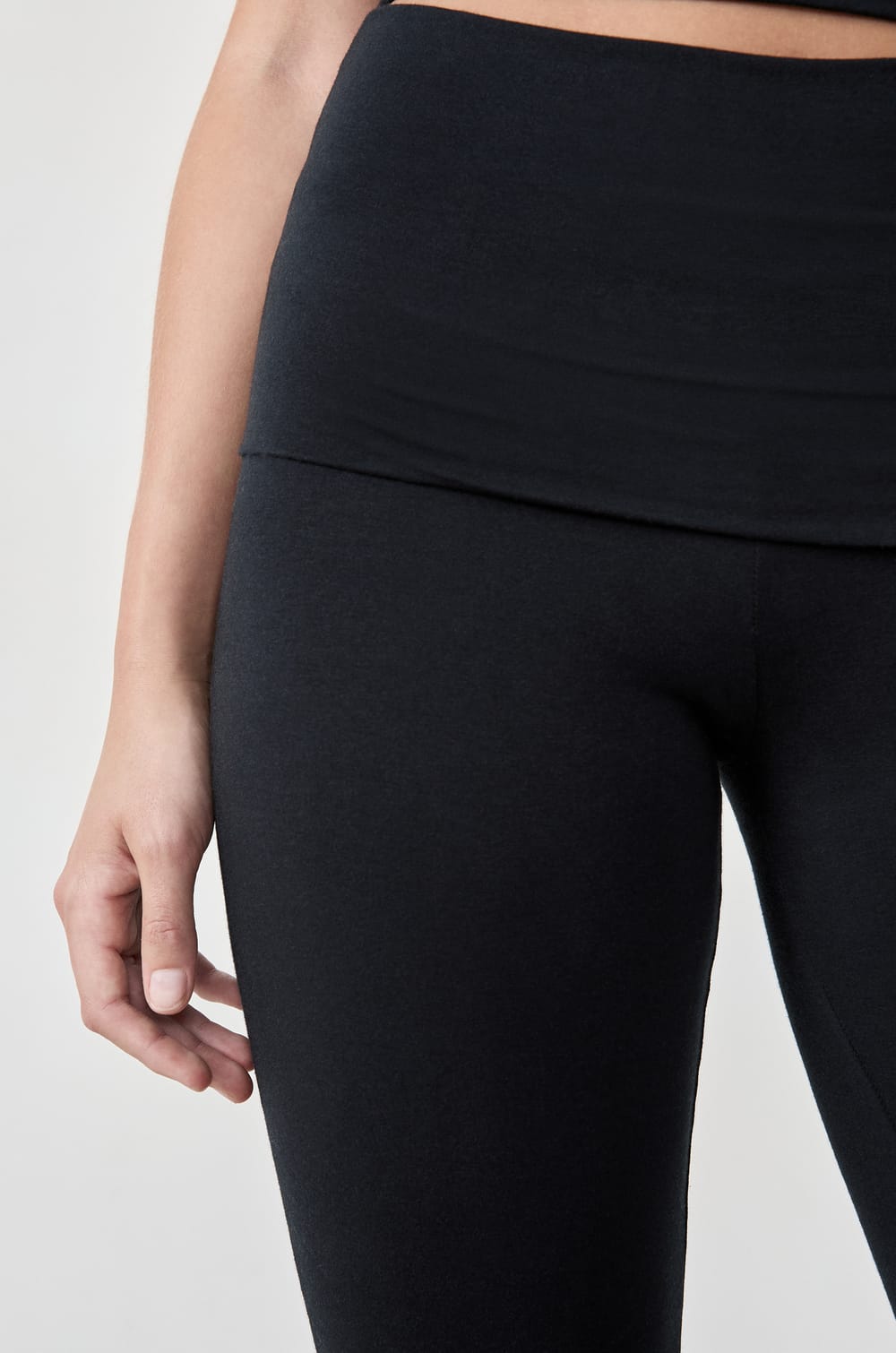  Pantalón de pijama acampanado;${refinementColor}