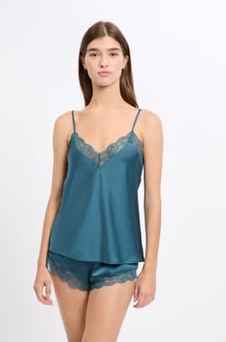 Caraco satiné détails dentelle;${refinementColor}