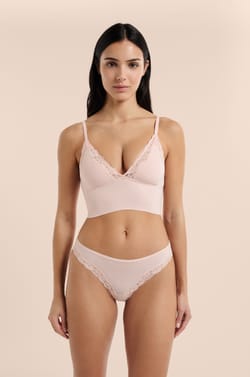 Triangle Bra in Microfibre and Lace;${refinementColor}