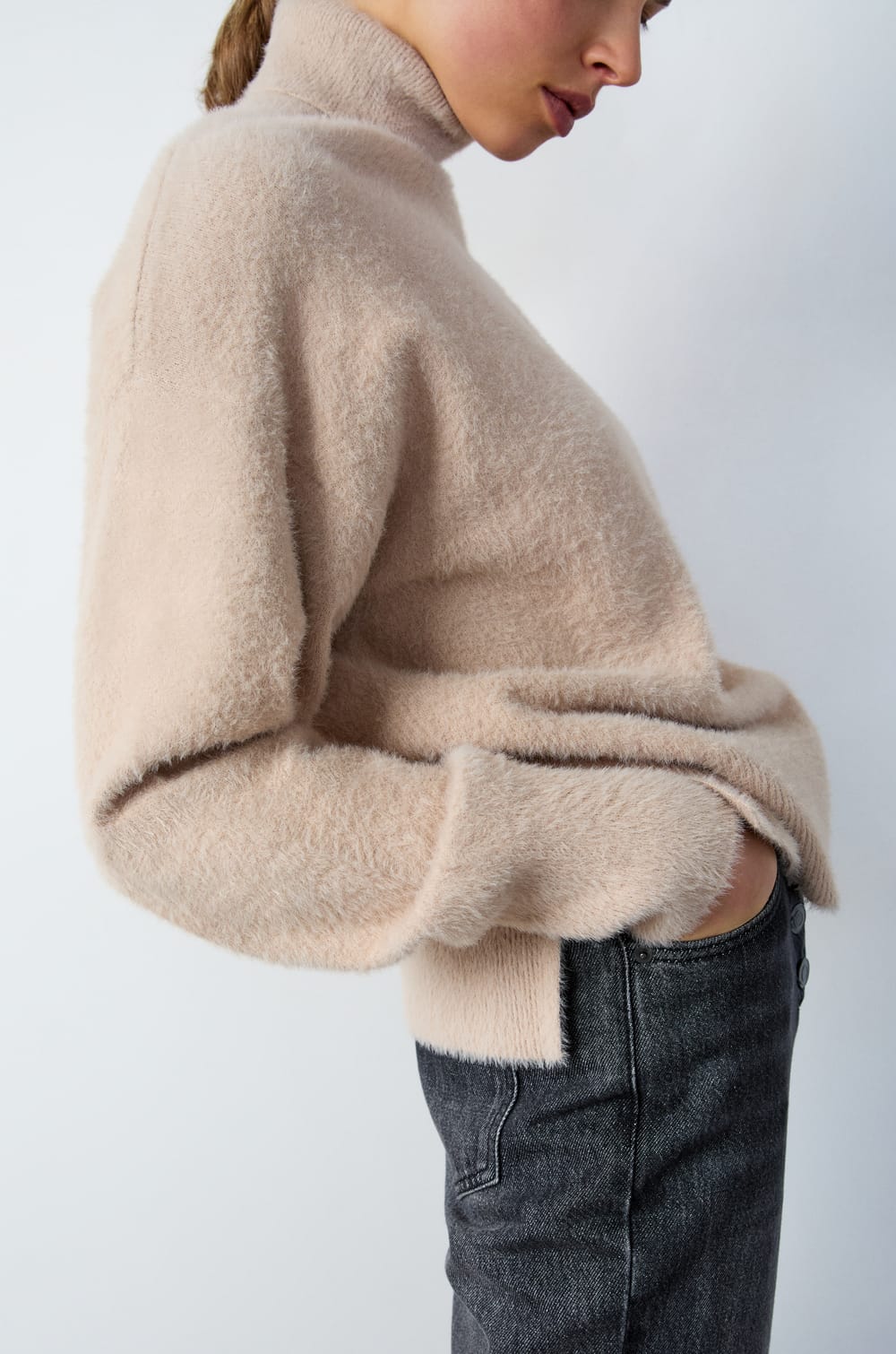 Turtleneck Sweater;${refinementColor}