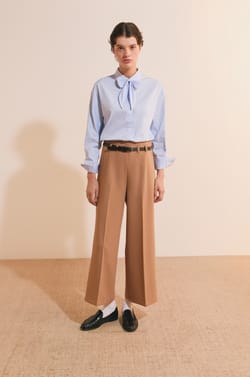 Pantalon cropped;${refinementColor}