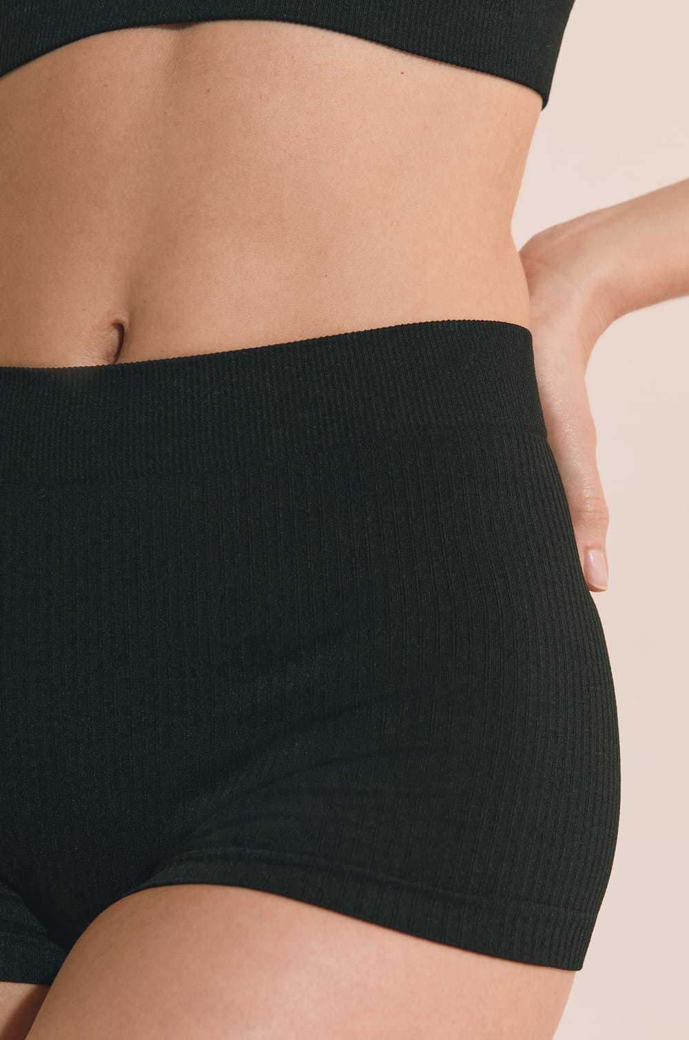 Short boyleg;${refinementColor}