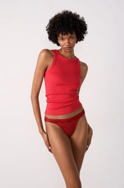 String ficelle en tulle et dentelle;${refinementColor}