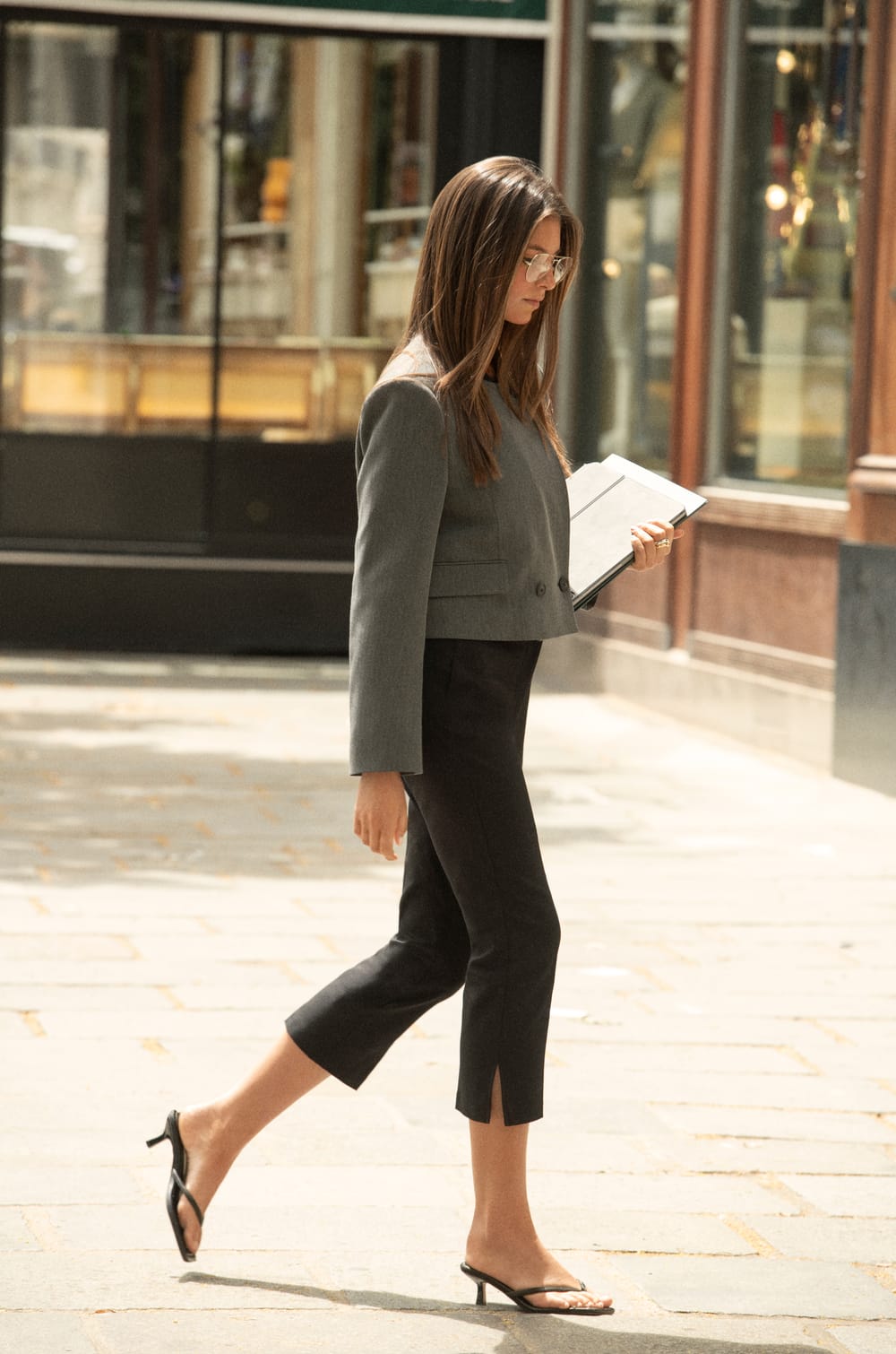 Veste courte avec d&eacute;tails boutons;${refinementColor}