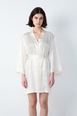 Silk Robe;${refinementColor}
