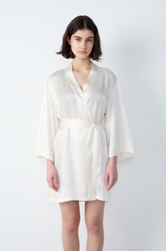 Silk Robe;${refinementColor}